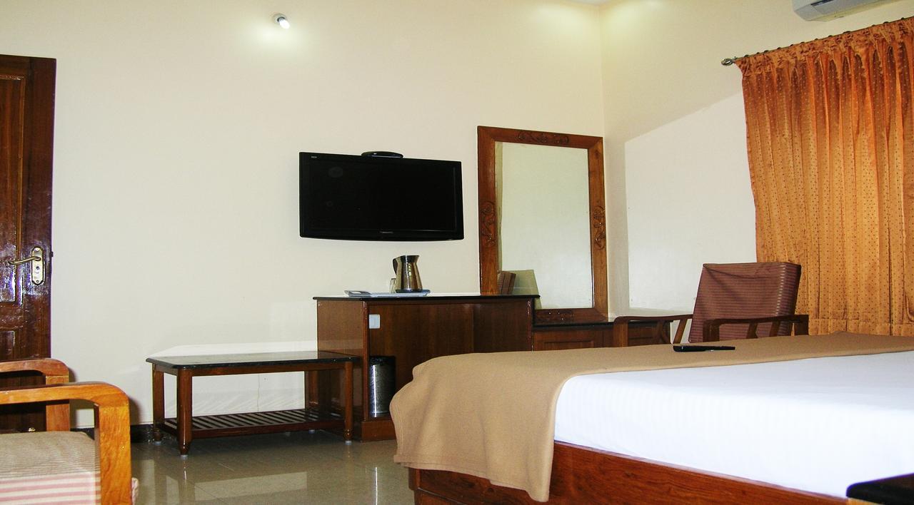 מלון טירופאטי Athidhi Residency מראה חיצוני תמונה