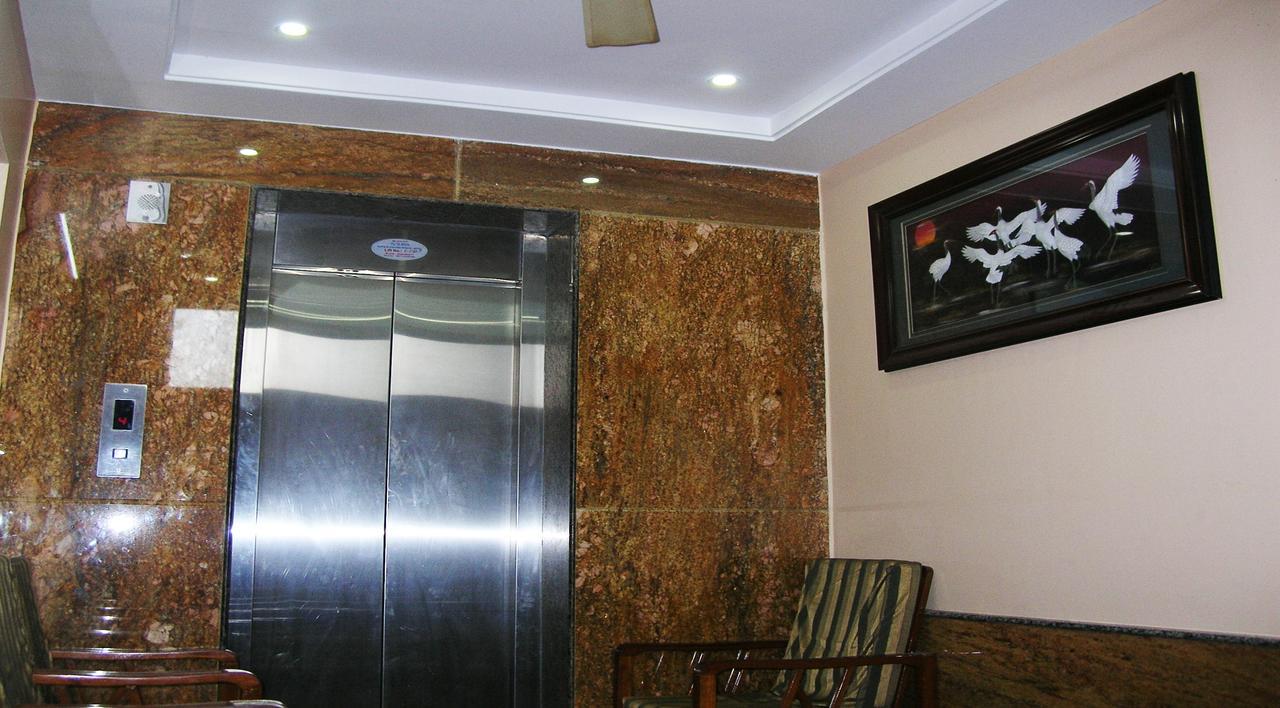 מלון טירופאטי Athidhi Residency מראה חיצוני תמונה