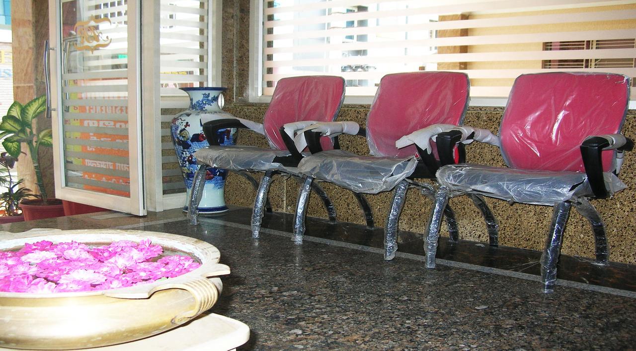מלון טירופאטי Athidhi Residency מראה חיצוני תמונה