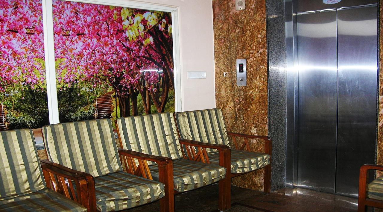 מלון טירופאטי Athidhi Residency מראה חיצוני תמונה