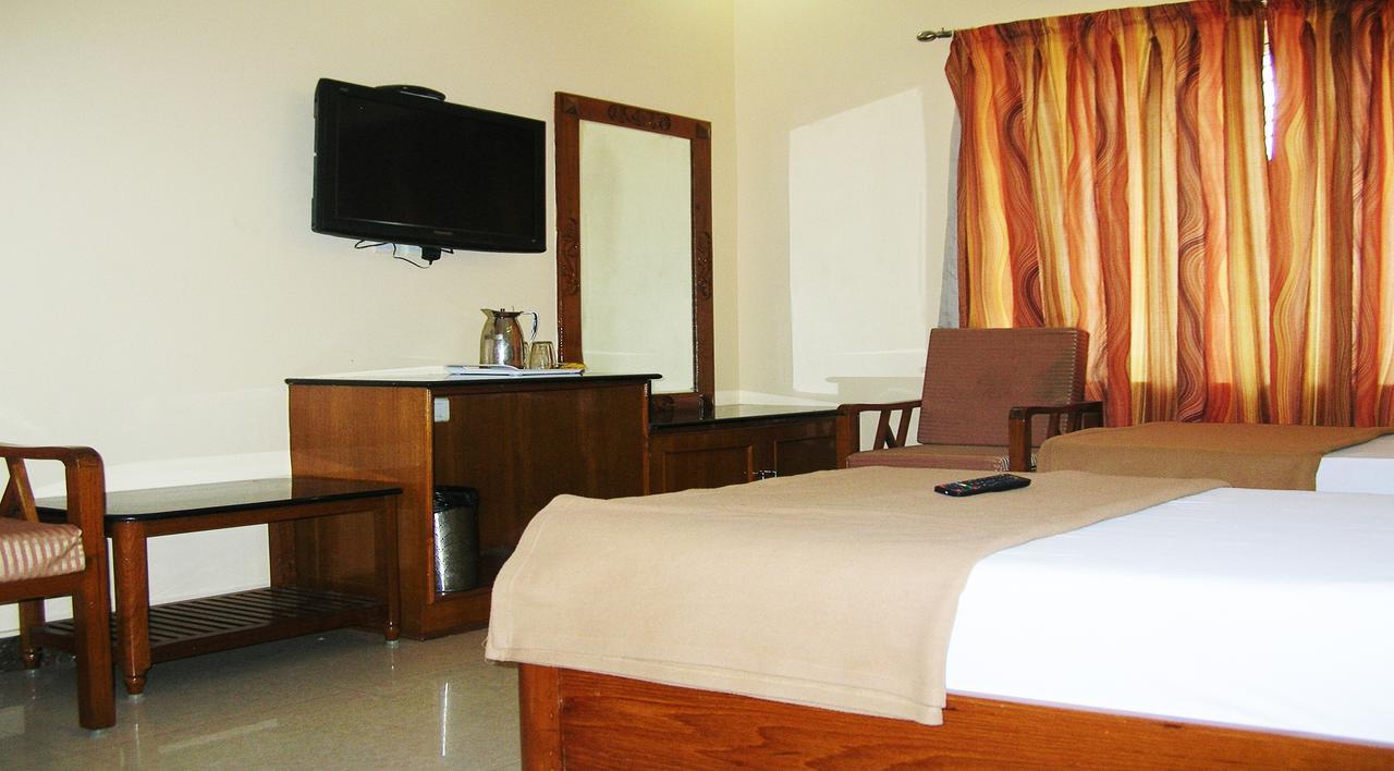 מלון טירופאטי Athidhi Residency מראה חיצוני תמונה